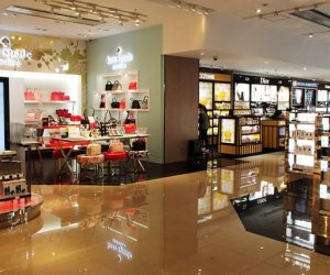 赴日本免稅店、酒店工作人員